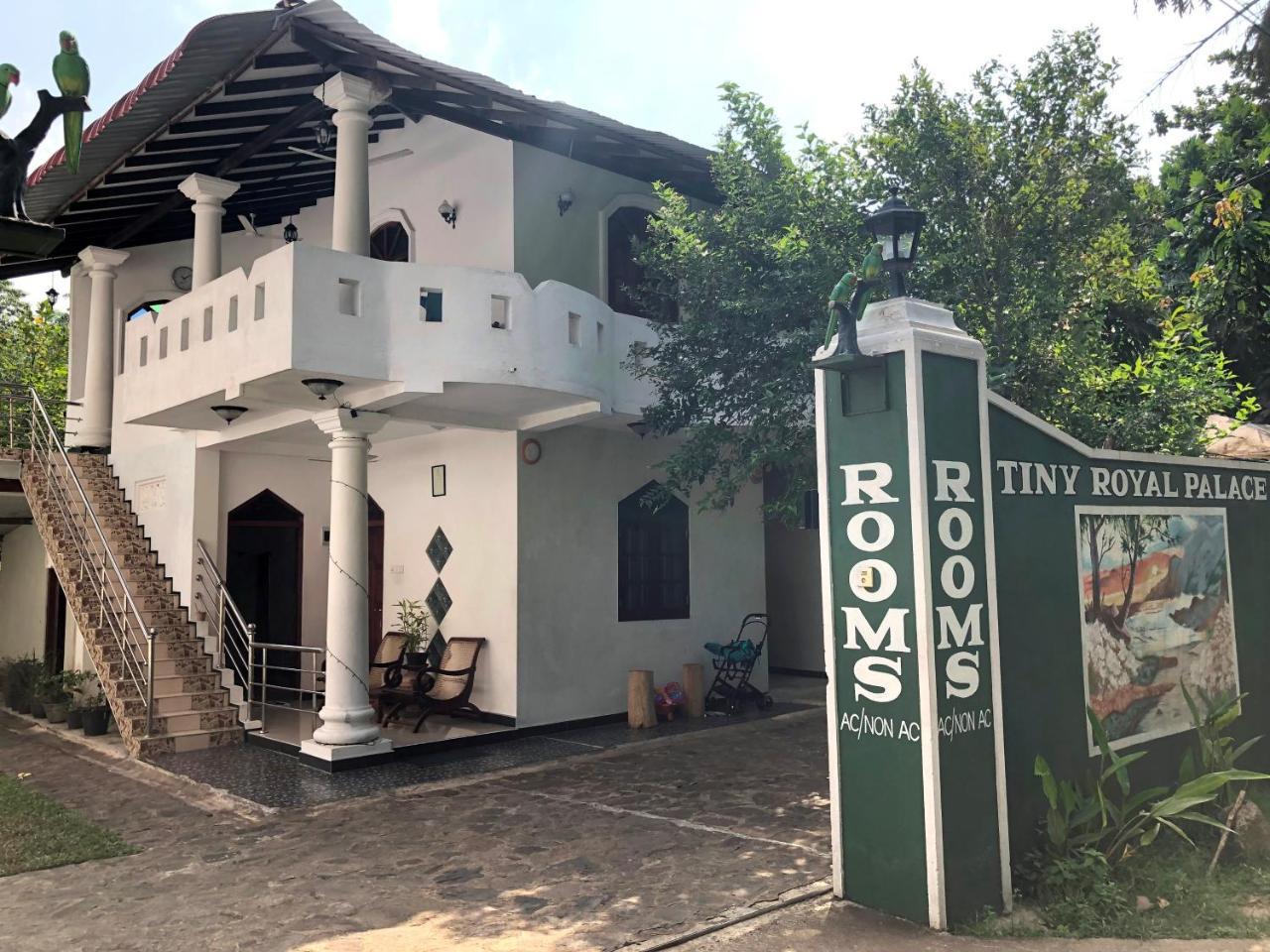 Tiny Royal Palace أونا واتونا المظهر الخارجي الصورة