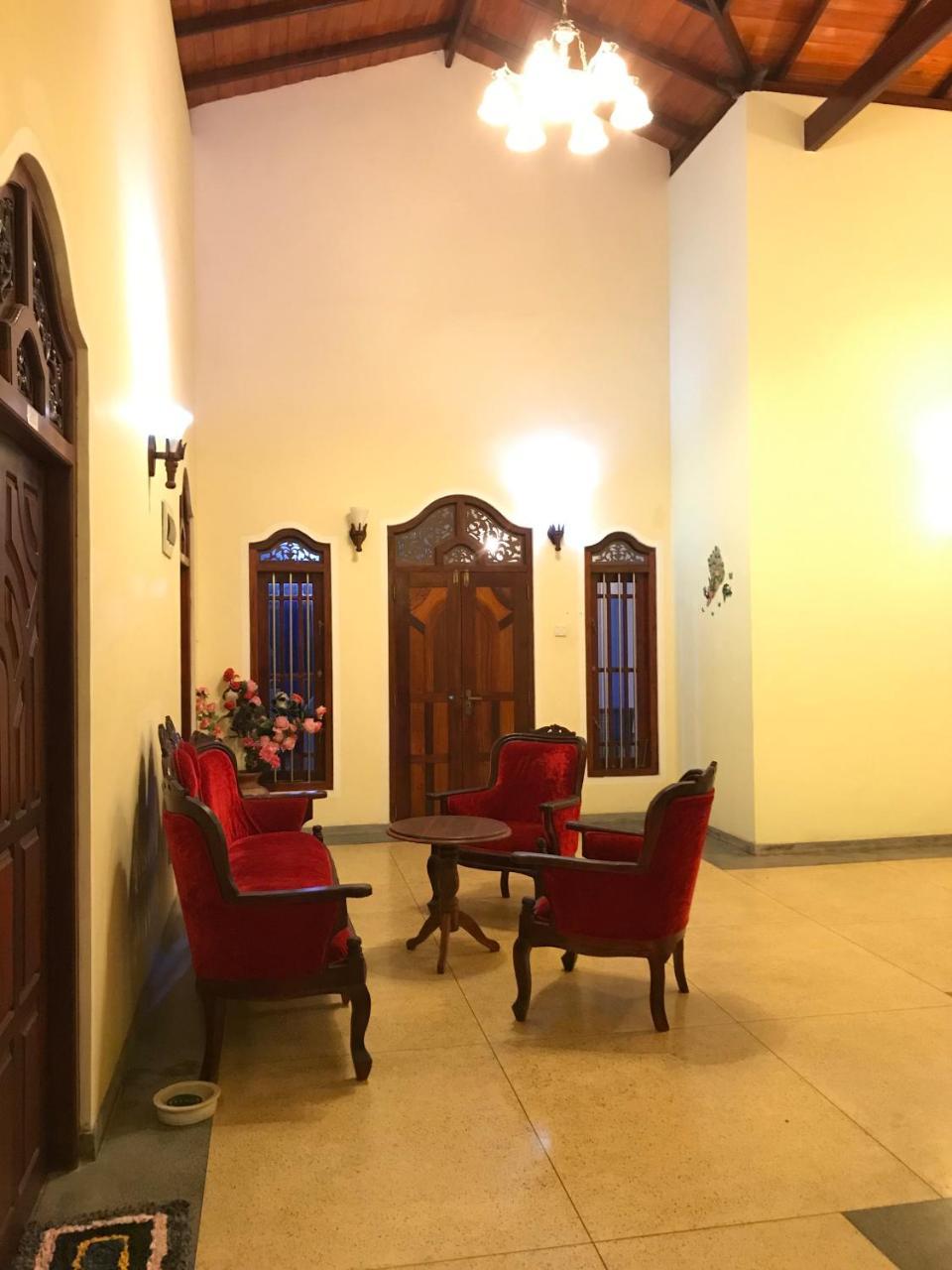 Tiny Royal Palace أونا واتونا المظهر الخارجي الصورة
