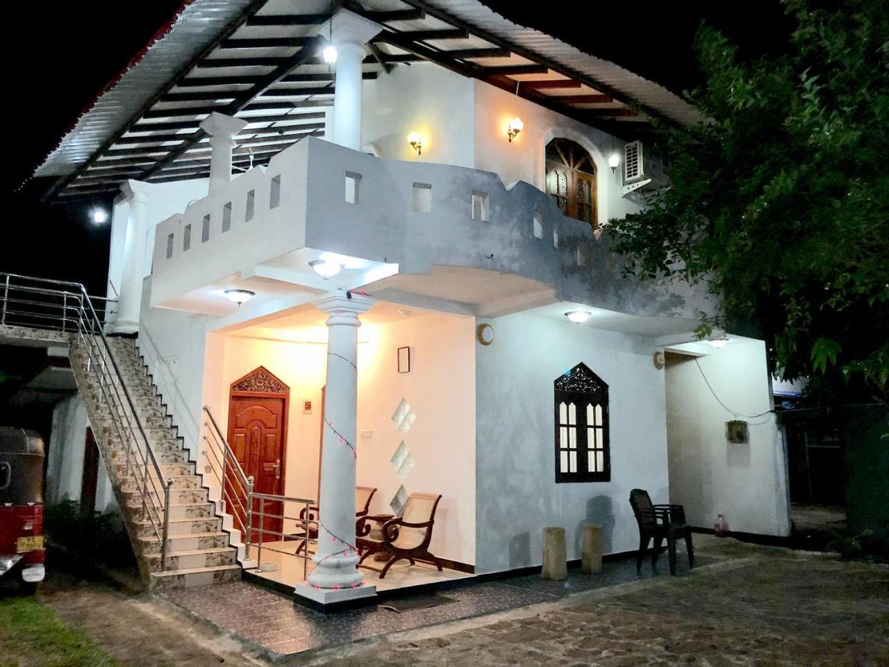 Tiny Royal Palace أونا واتونا المظهر الخارجي الصورة